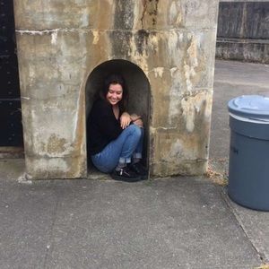 Meet your Posher, Lena